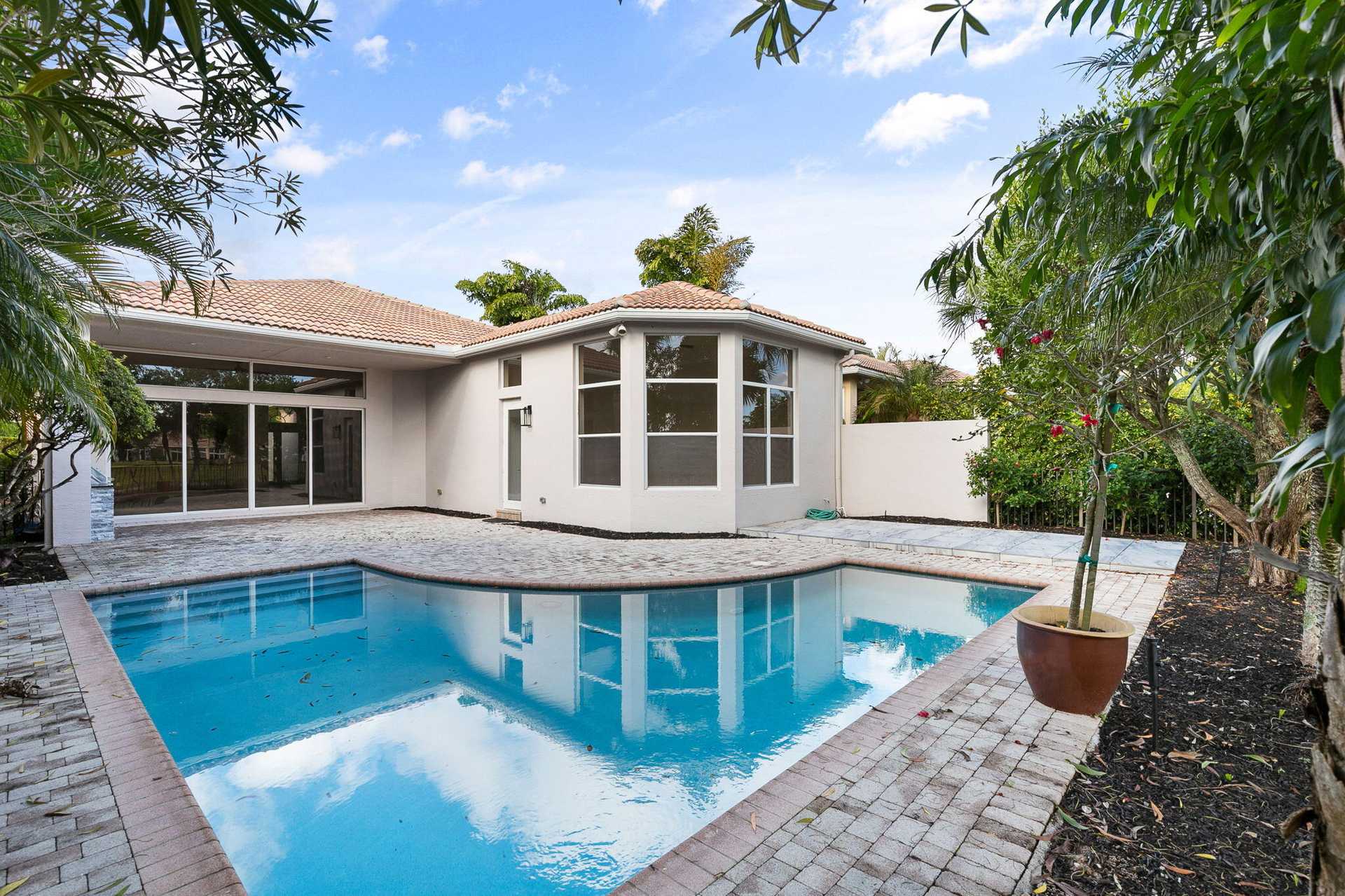 House in Palm Beach Gardens, Florida 11621276