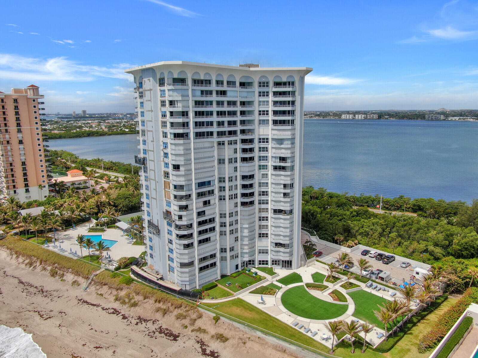 Condominium in West Palm Beach, Florida 11621281