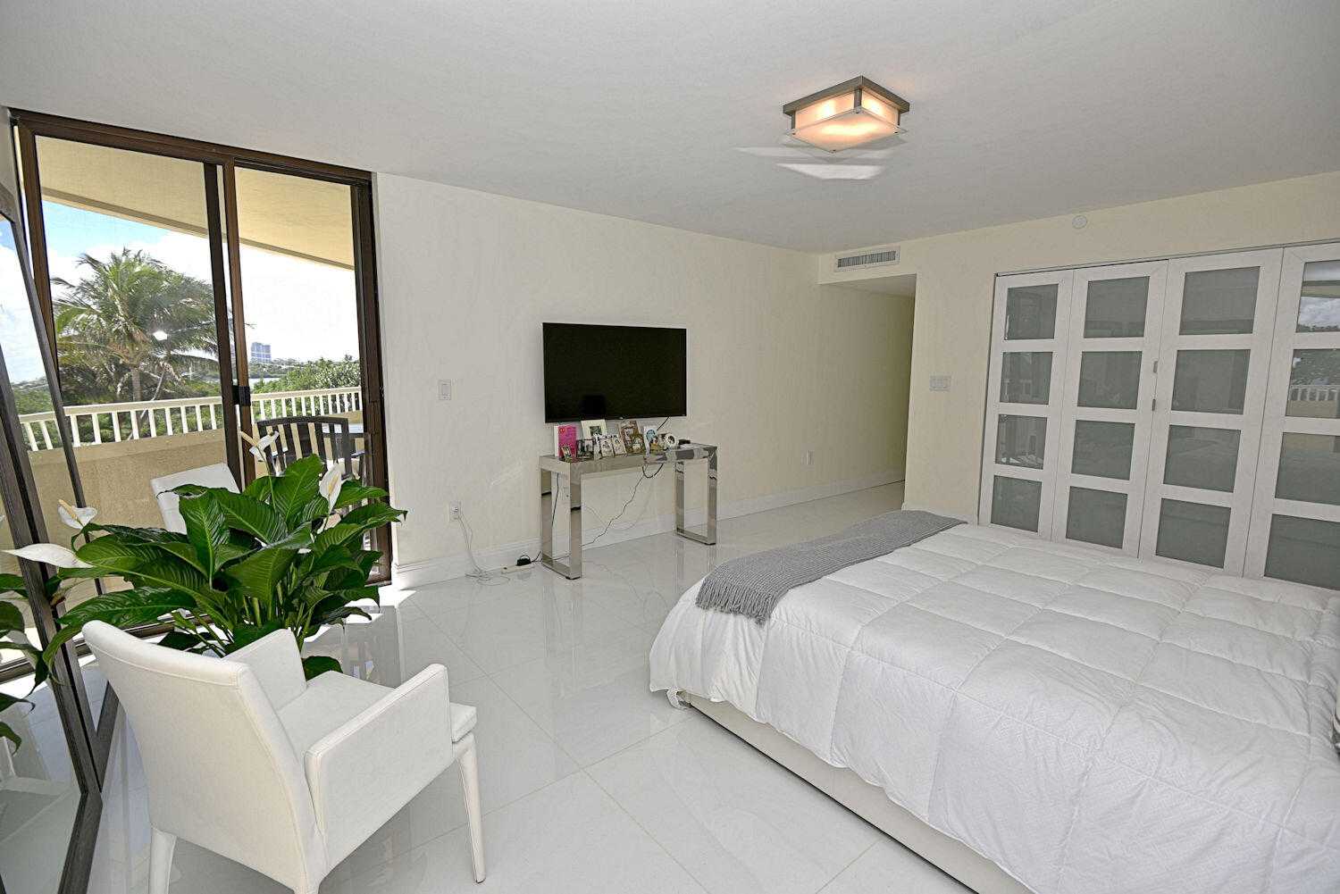 Condominium in Riviera Beach, Florida 11621297