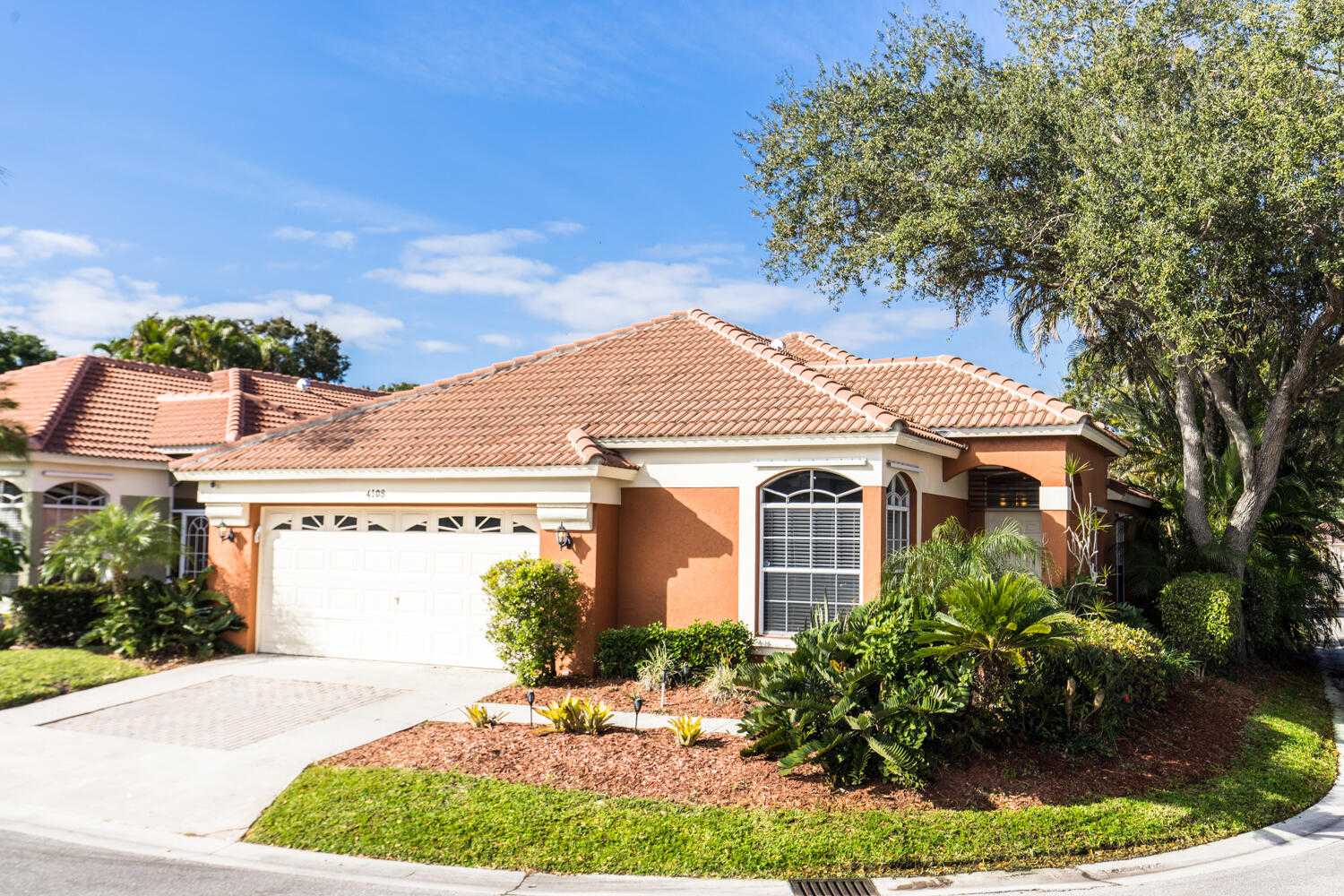 House in Riviera Beach, Florida 11621307