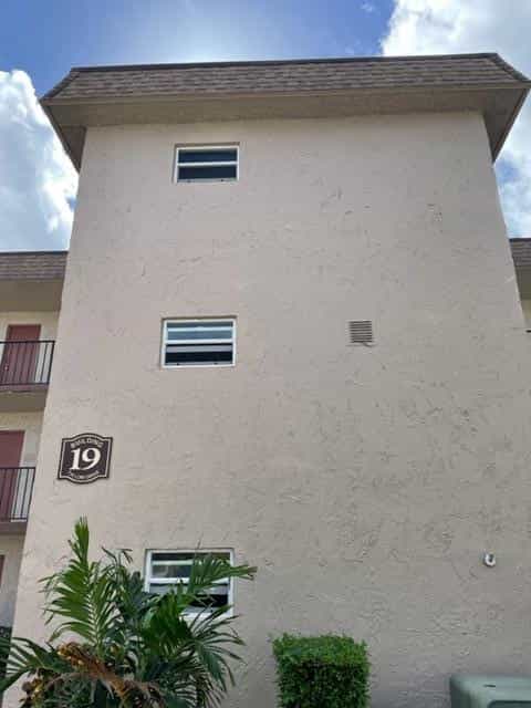 Kondominium dalam Palm Springs, Florida 11621315