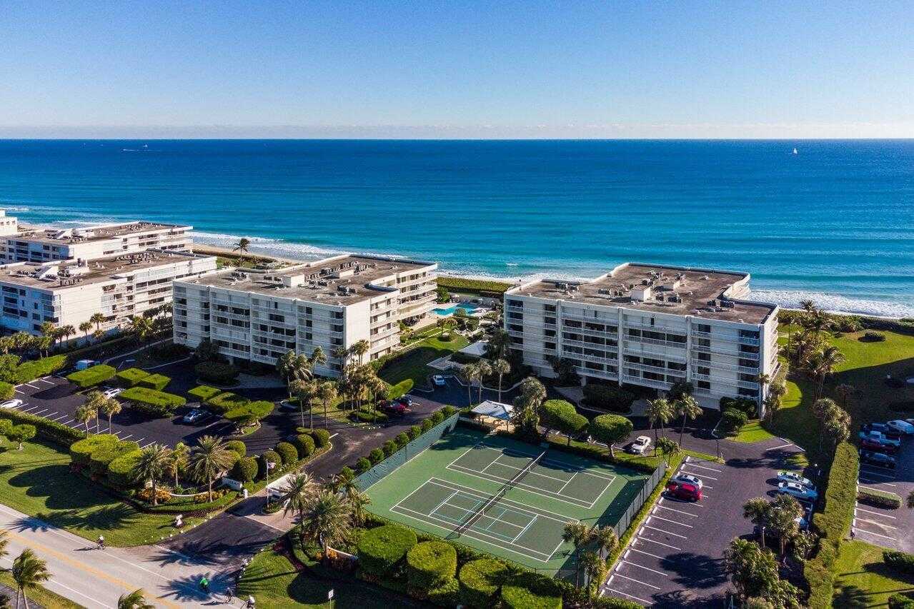 Condominium in Palm Beach, Florida 11621335