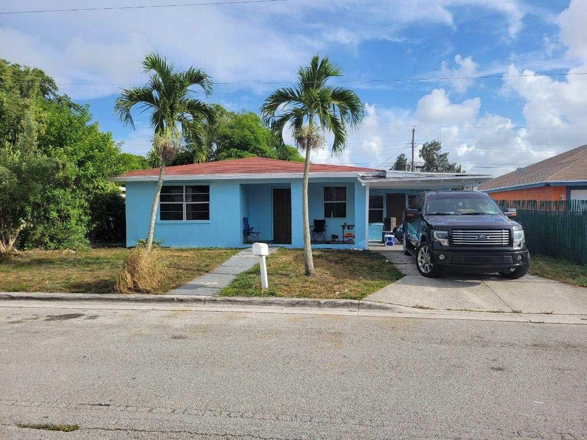 House in Riviera Beach, Florida 11621355