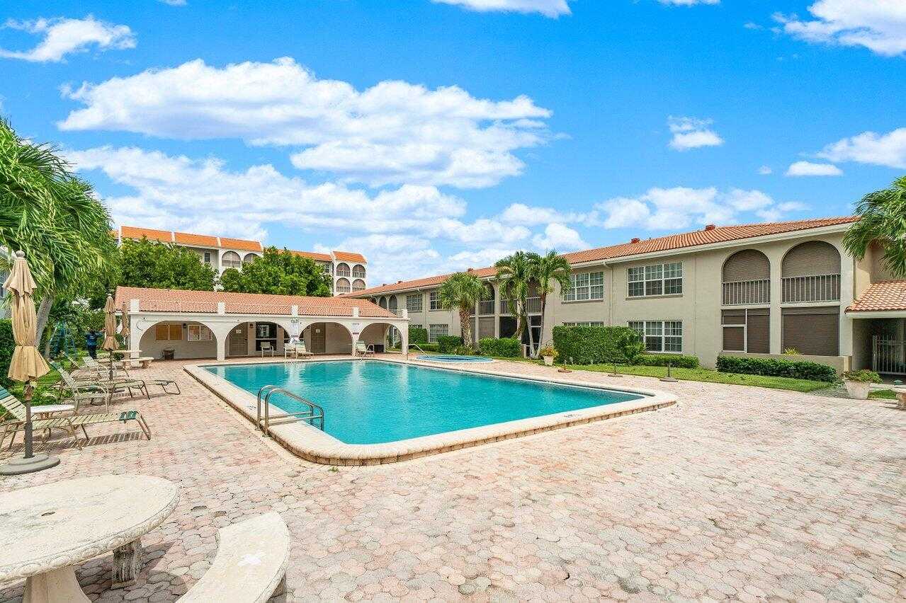 Dom w Boca Raton, Florida 11621383