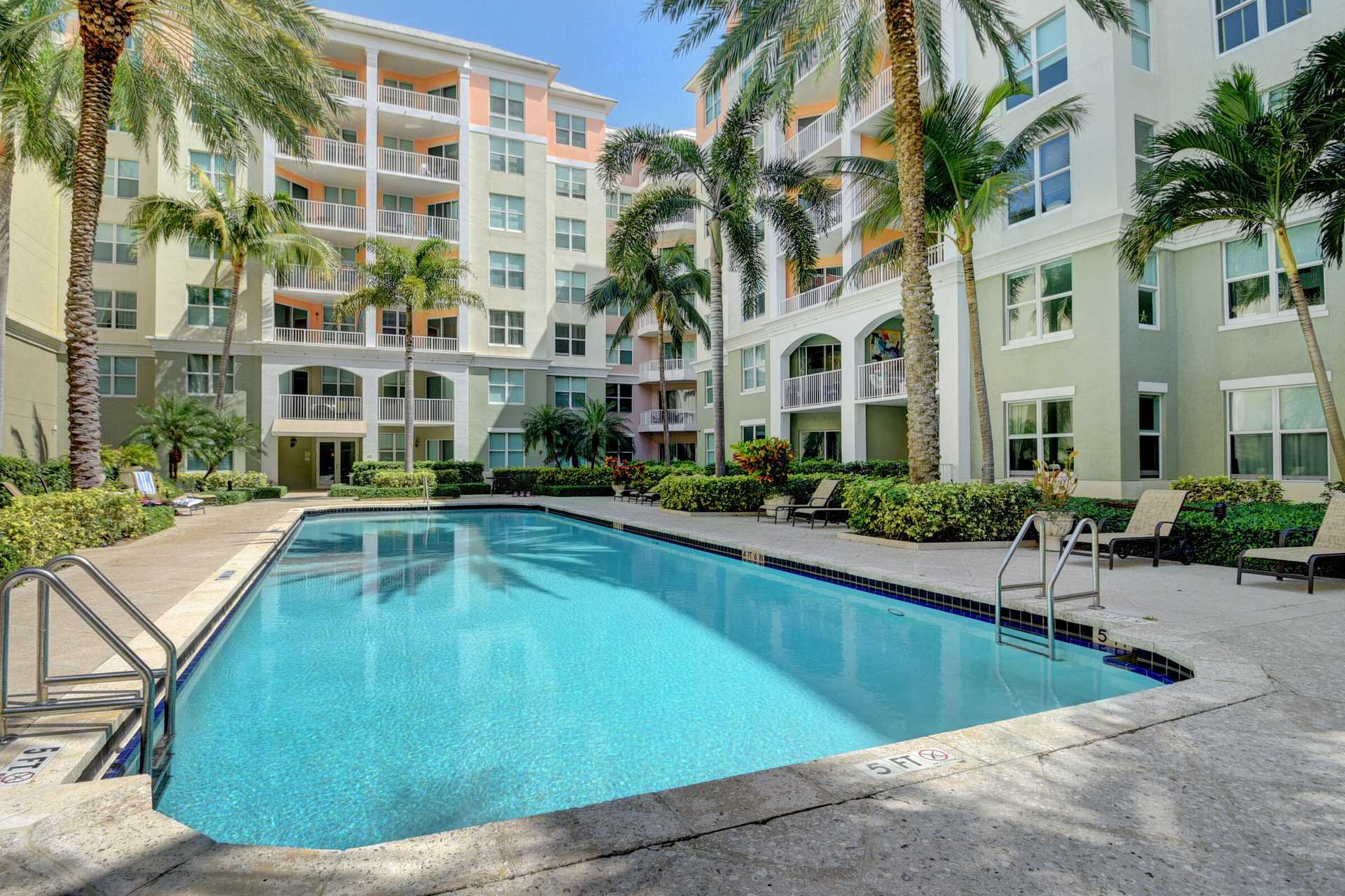 Condominium in Lantana, Florida 11621390