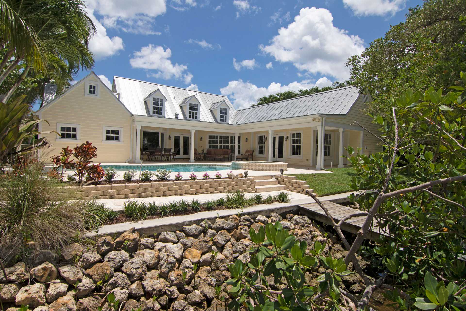 House in Tequesta, Florida 11621393
