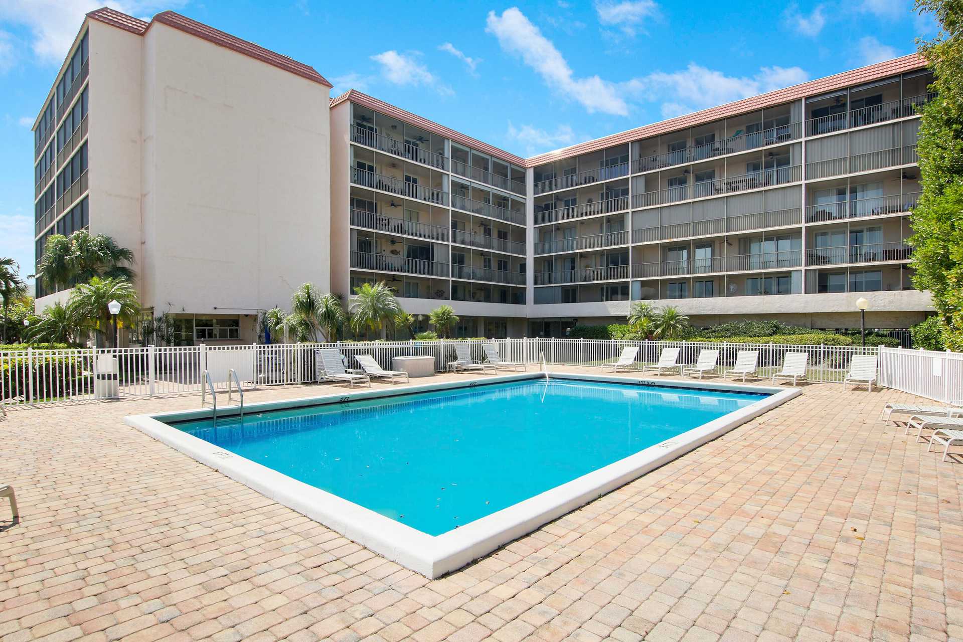Condominium in Pompano Beach, Florida 11621398