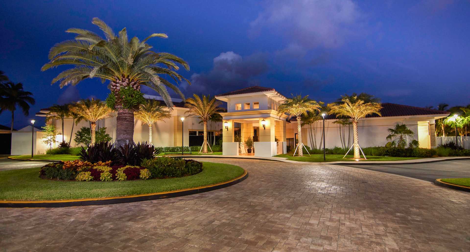 жилой дом в West Palm Beach, Florida 11621408