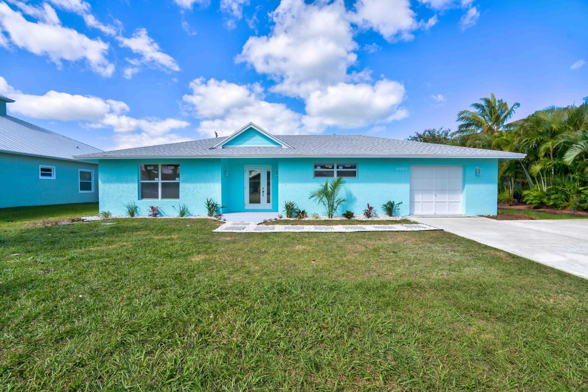 House in Port Salerno, Florida 11621419