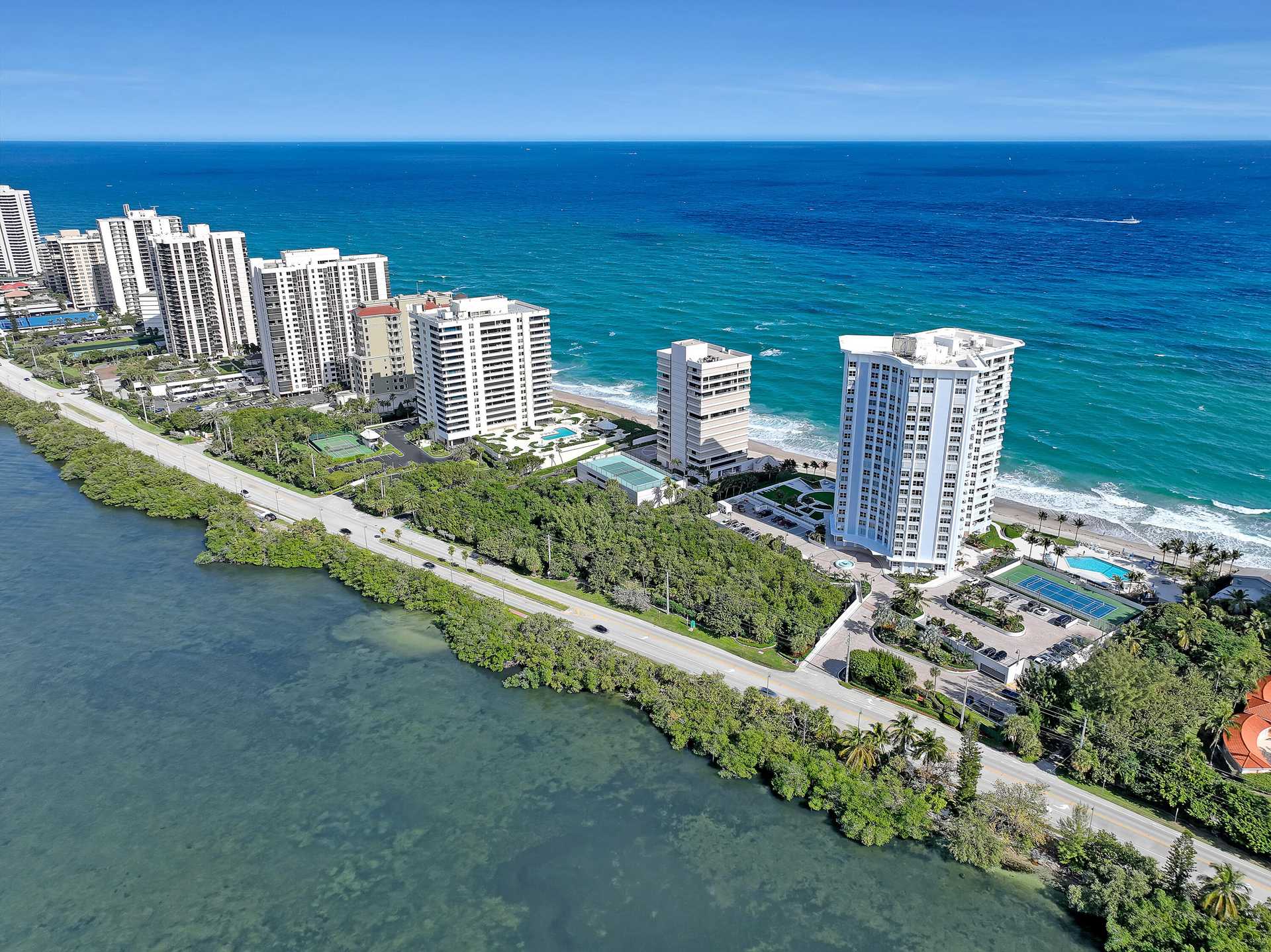 Condominium in West Palm Beach, Florida 11621437