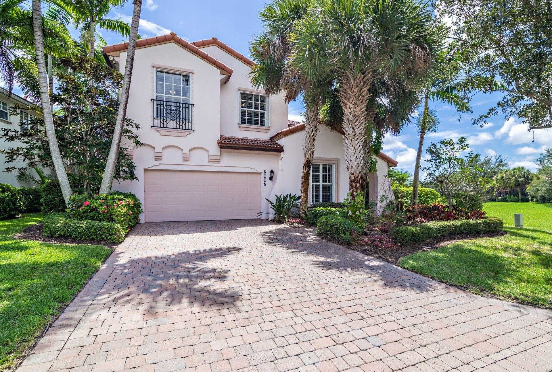House in Cabana Colony, Florida 11621453