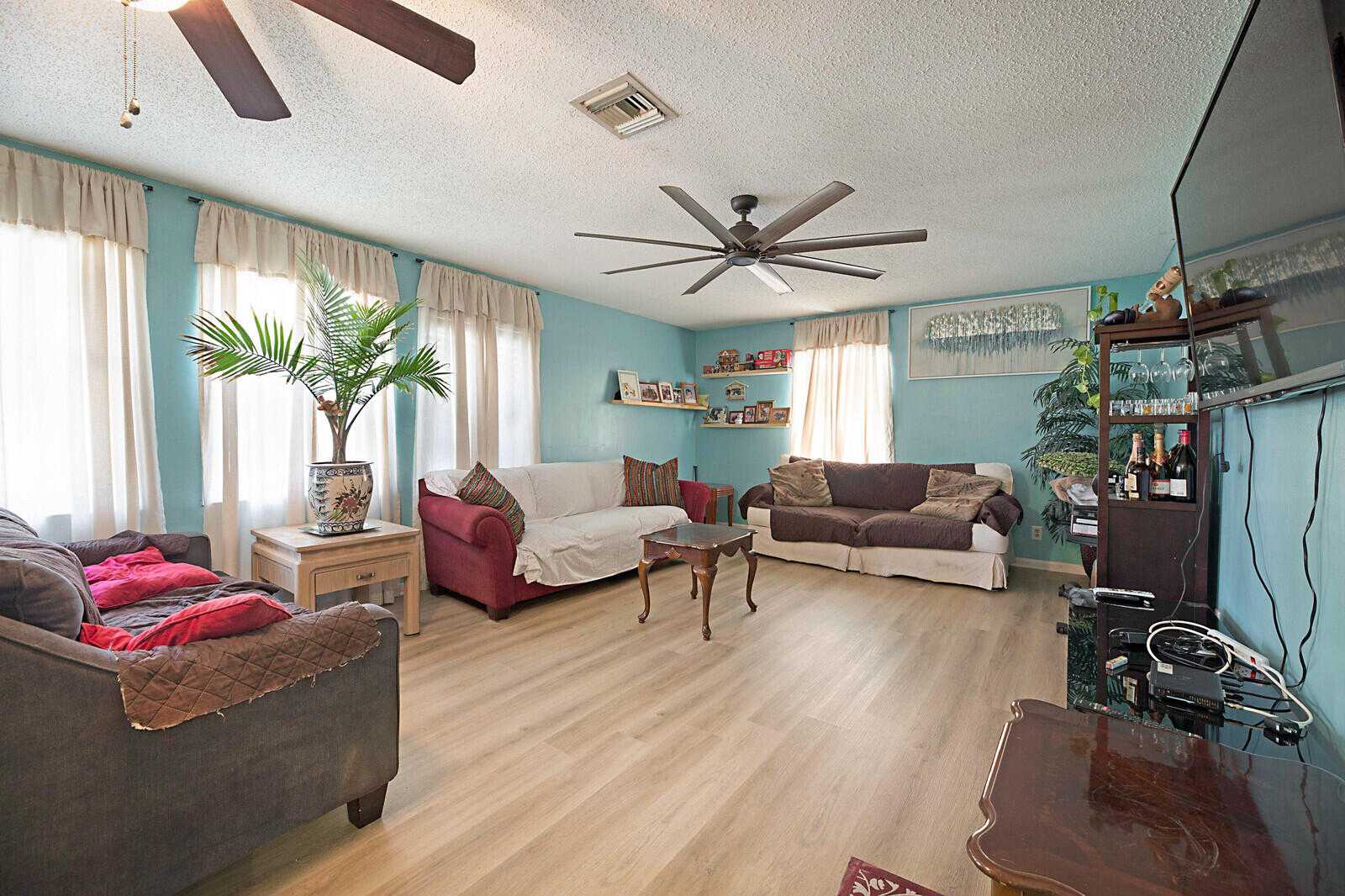 Mehrfamilienhaus im West Palm Beach, Florida 11621481