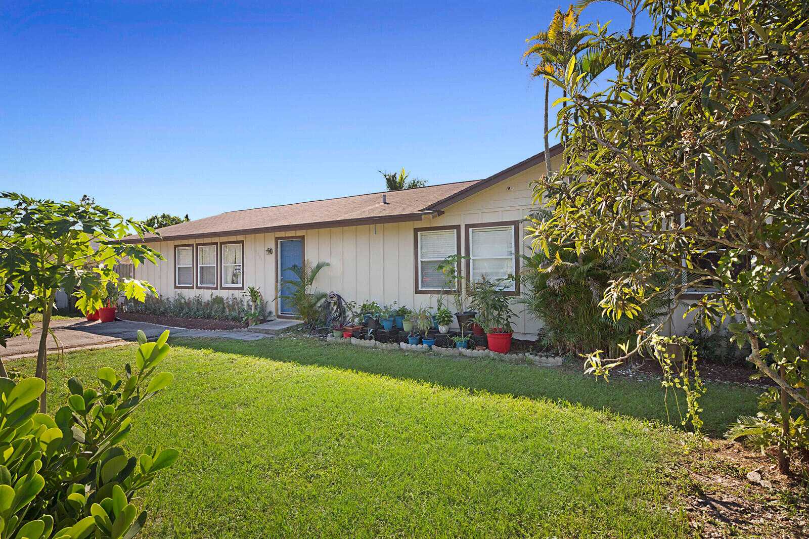 Mehrfamilienhaus im Monet, Florida 11621481