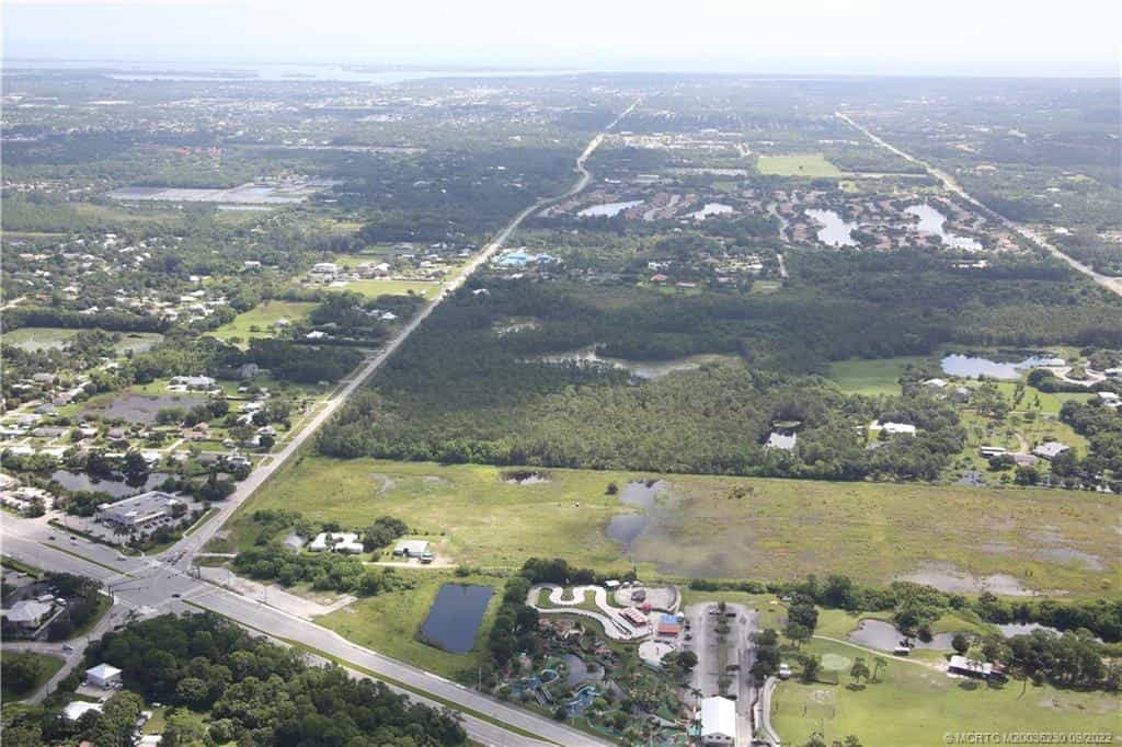 Land im Coral Gardens, Florida 11621493