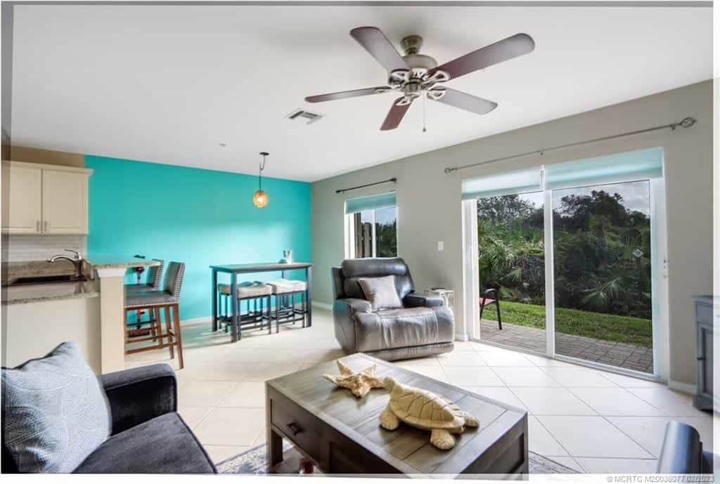 Condominium in Coral Gardens, Florida 11621498