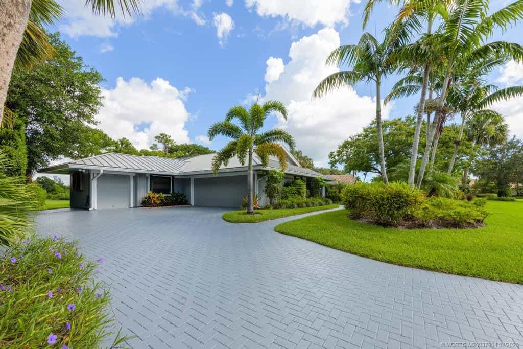 House in Port Salerno, Florida 11621504