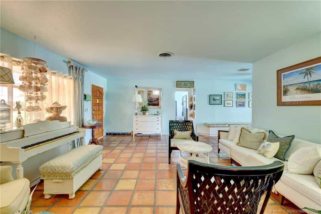 Dom w Jensen Beach, Florida 11621511