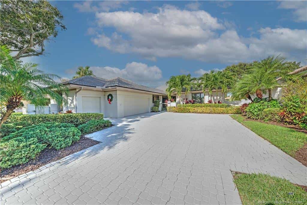 House in Stuart, Florida 11621517