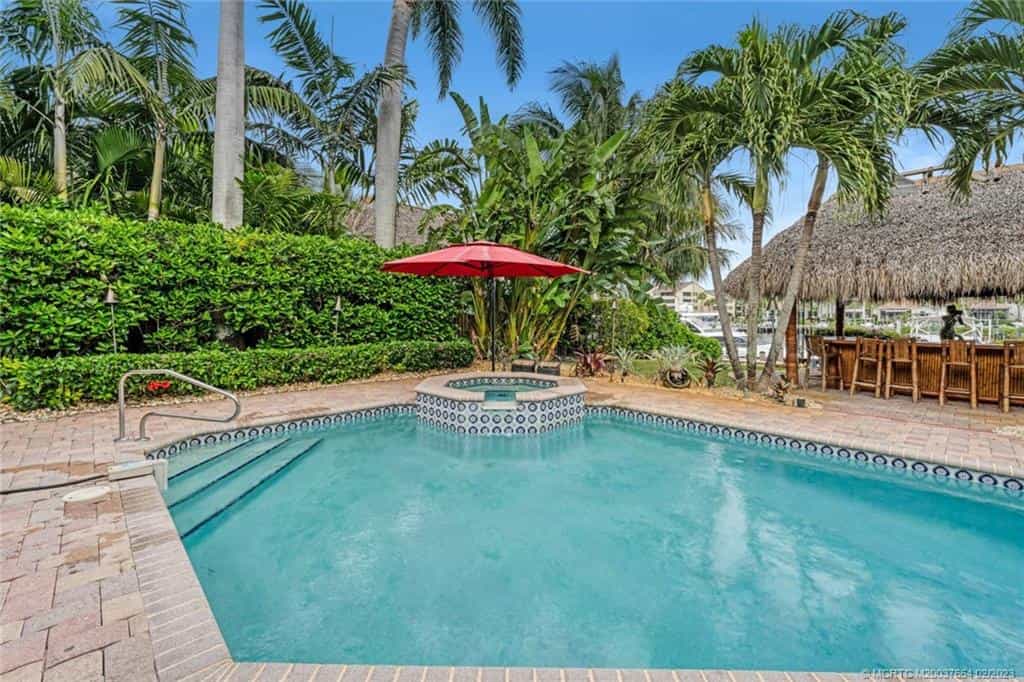 Dom w West Palm Beach, Florida 11621523