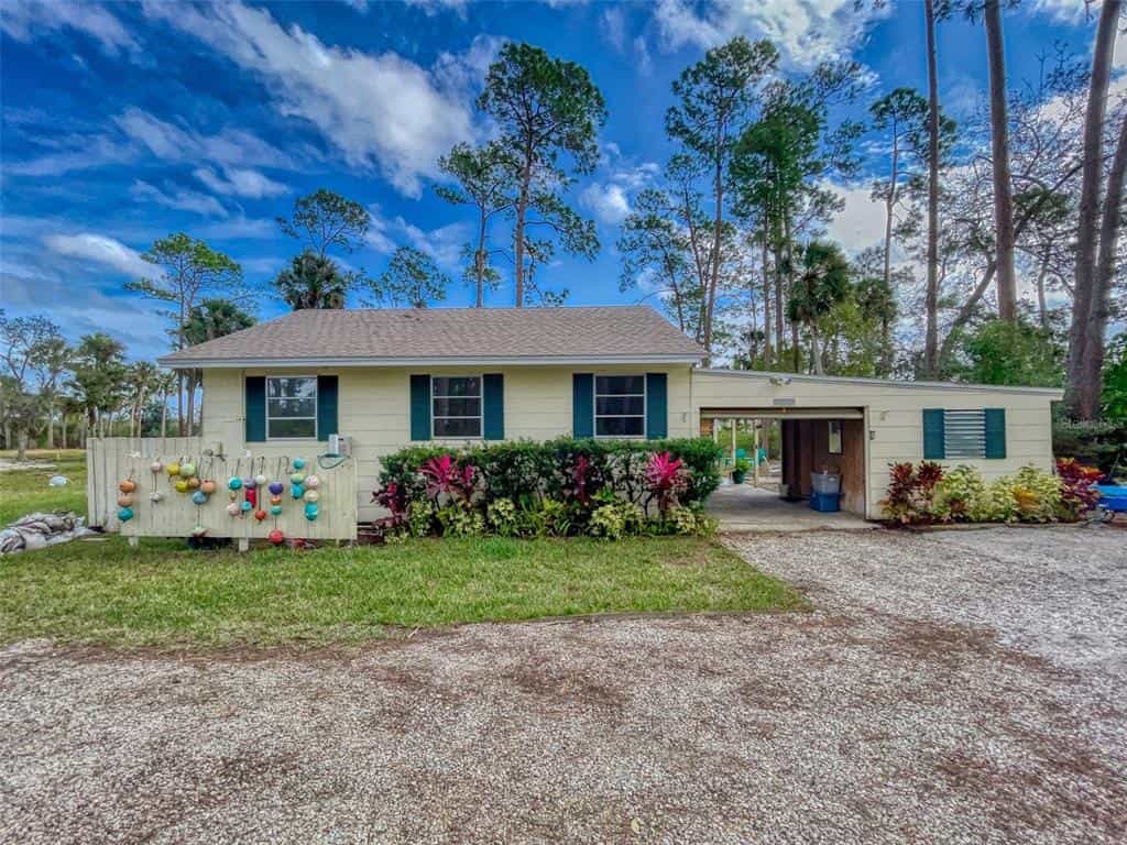 بيت في New Smyrna Beach, Florida 11621571