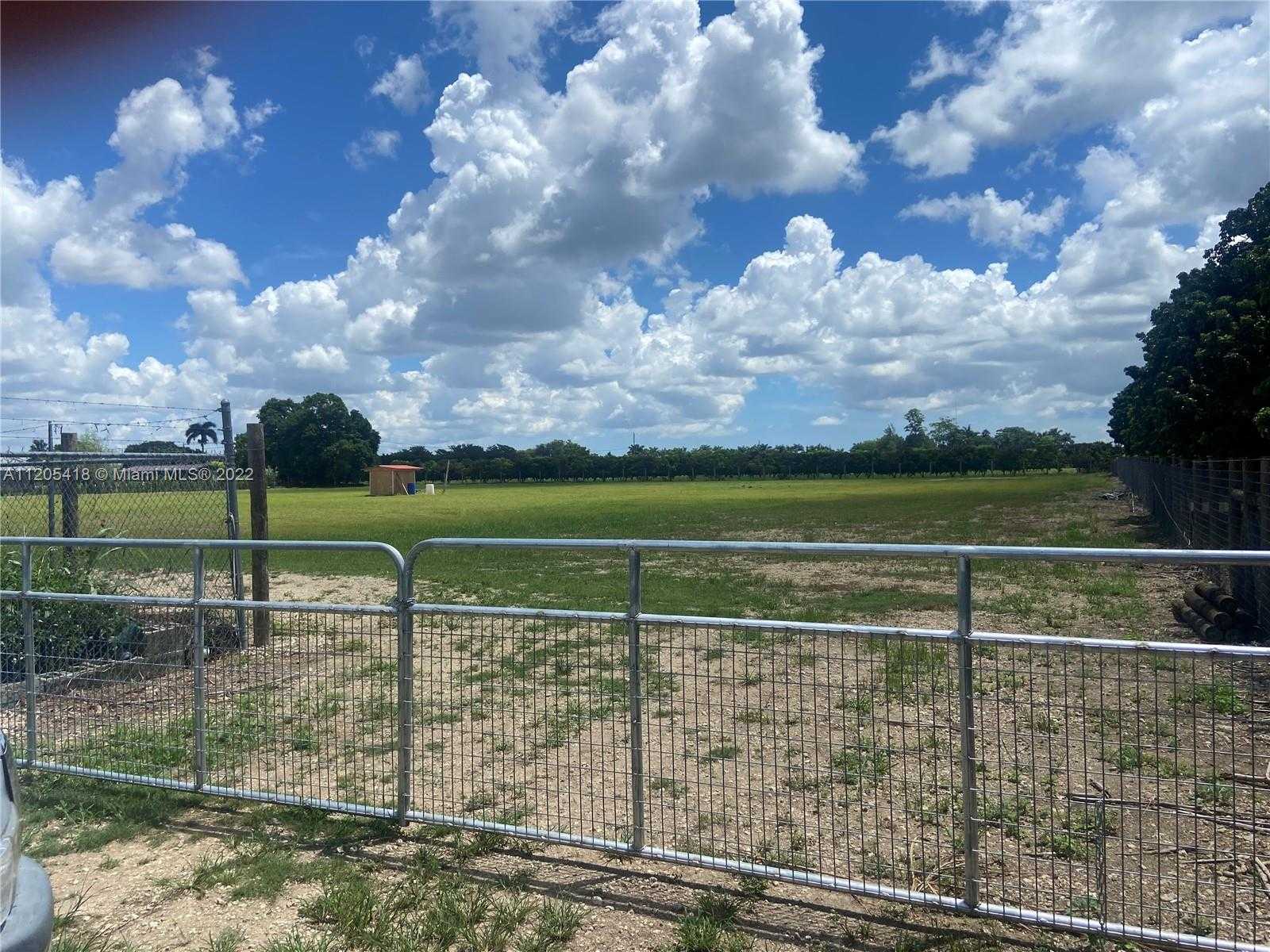Land in Silver Palm, Florida 11621580