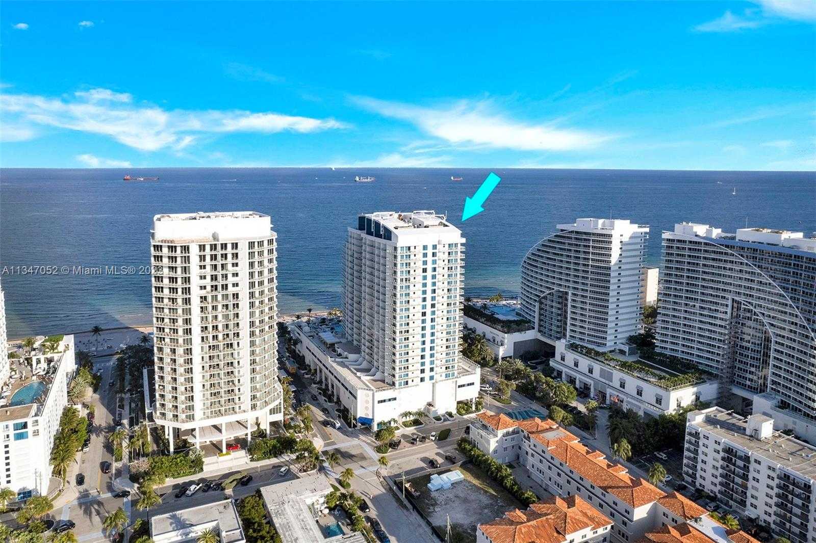 Condominio en Abedul frente al mar, Florida 11621588
