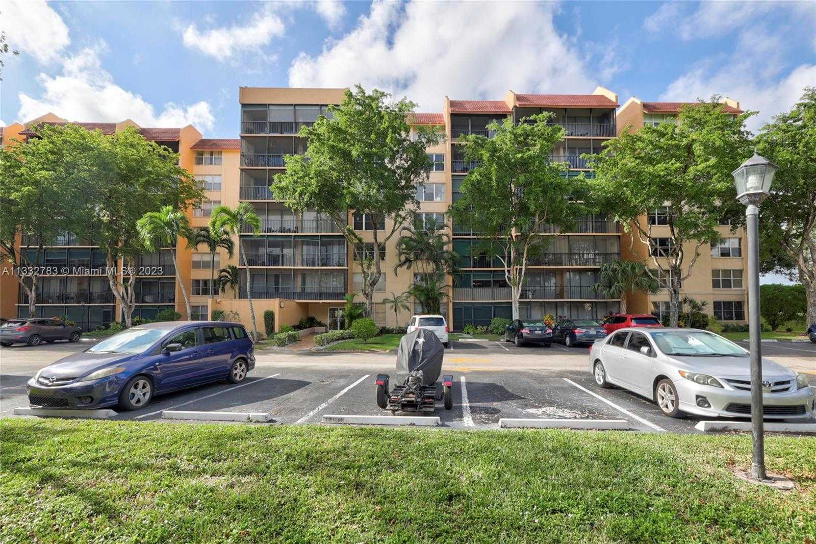 Condominium in Lauderhill, Florida 11621589