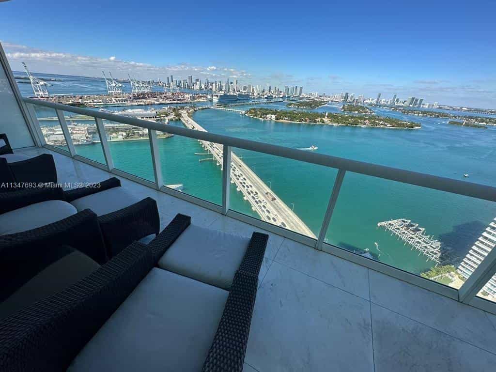 House in Fisher Island, Florida 11621598