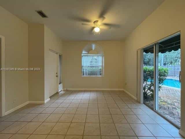 House in Ocean View Heights, Florida 11621605