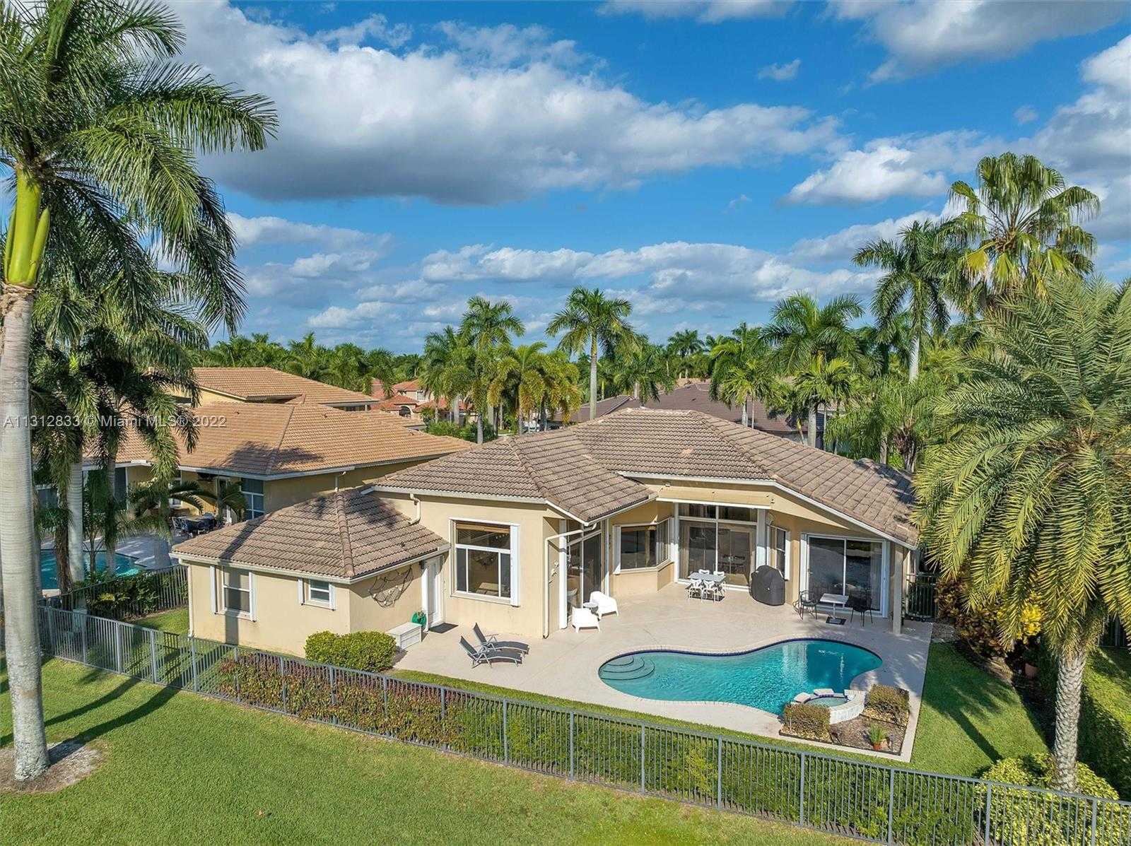 House in Weston, Florida 11621624