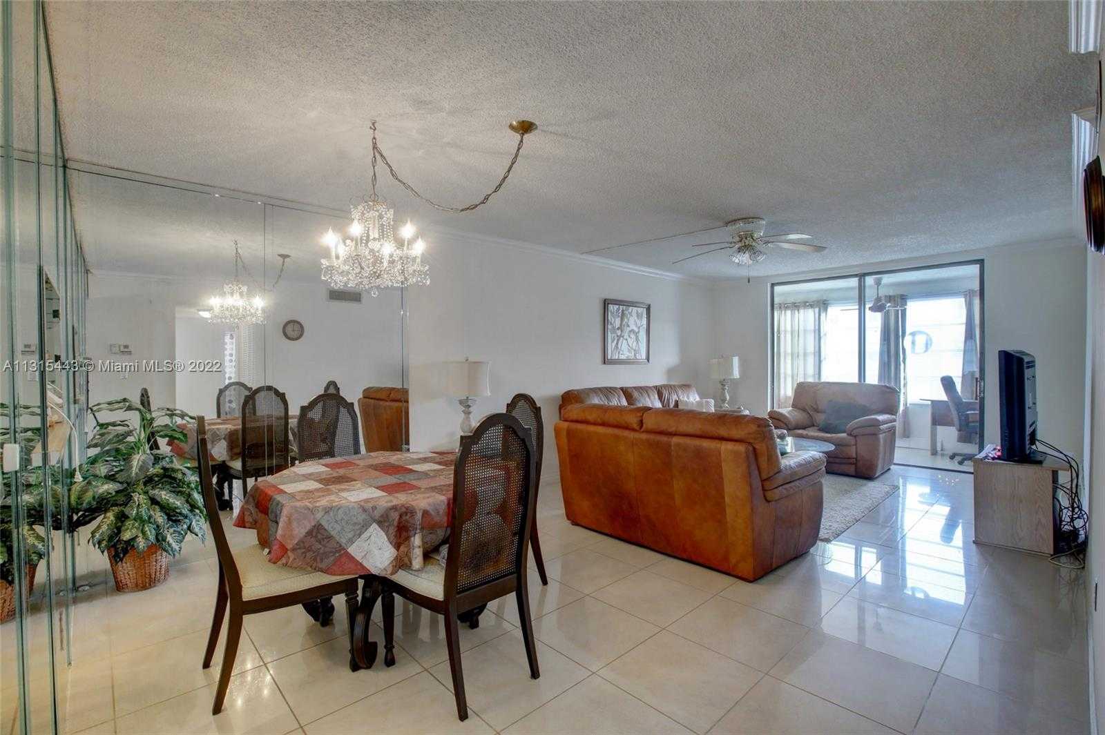 Condominium in Golf Estates, Florida 11621626