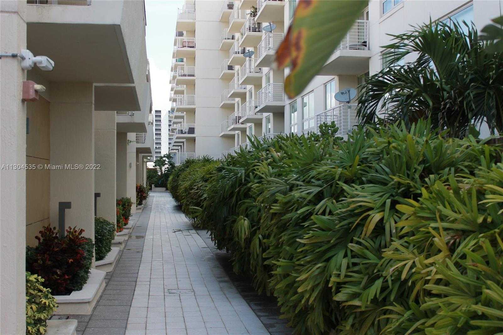 Condominio nel Miami, Florida 11621627