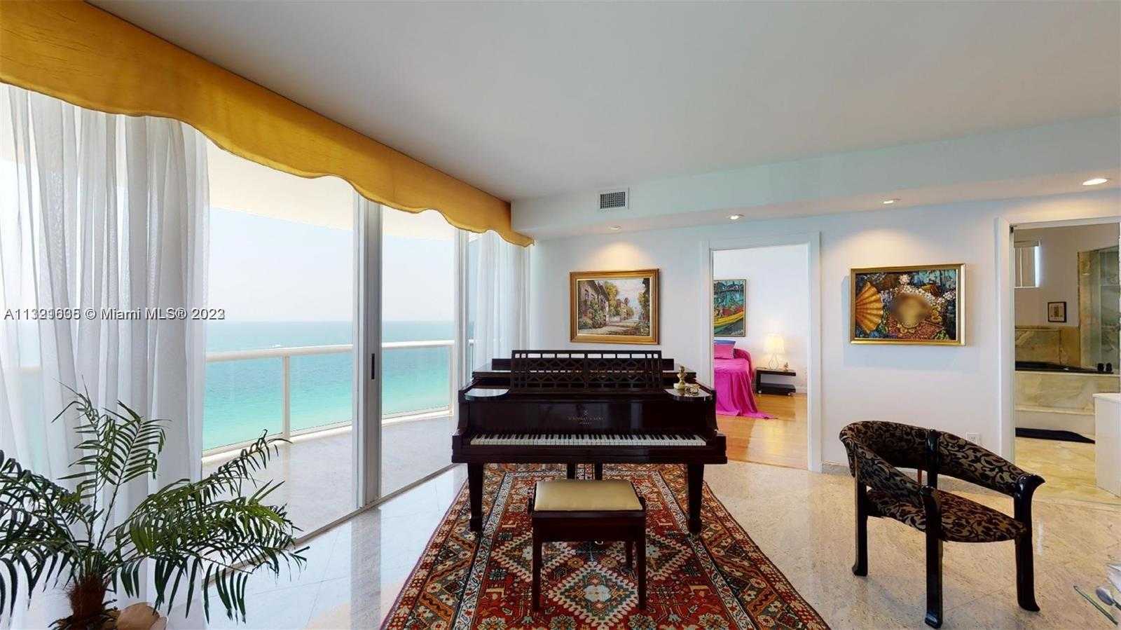 公寓 在 陽光島海灘, 佛羅里達 11621640