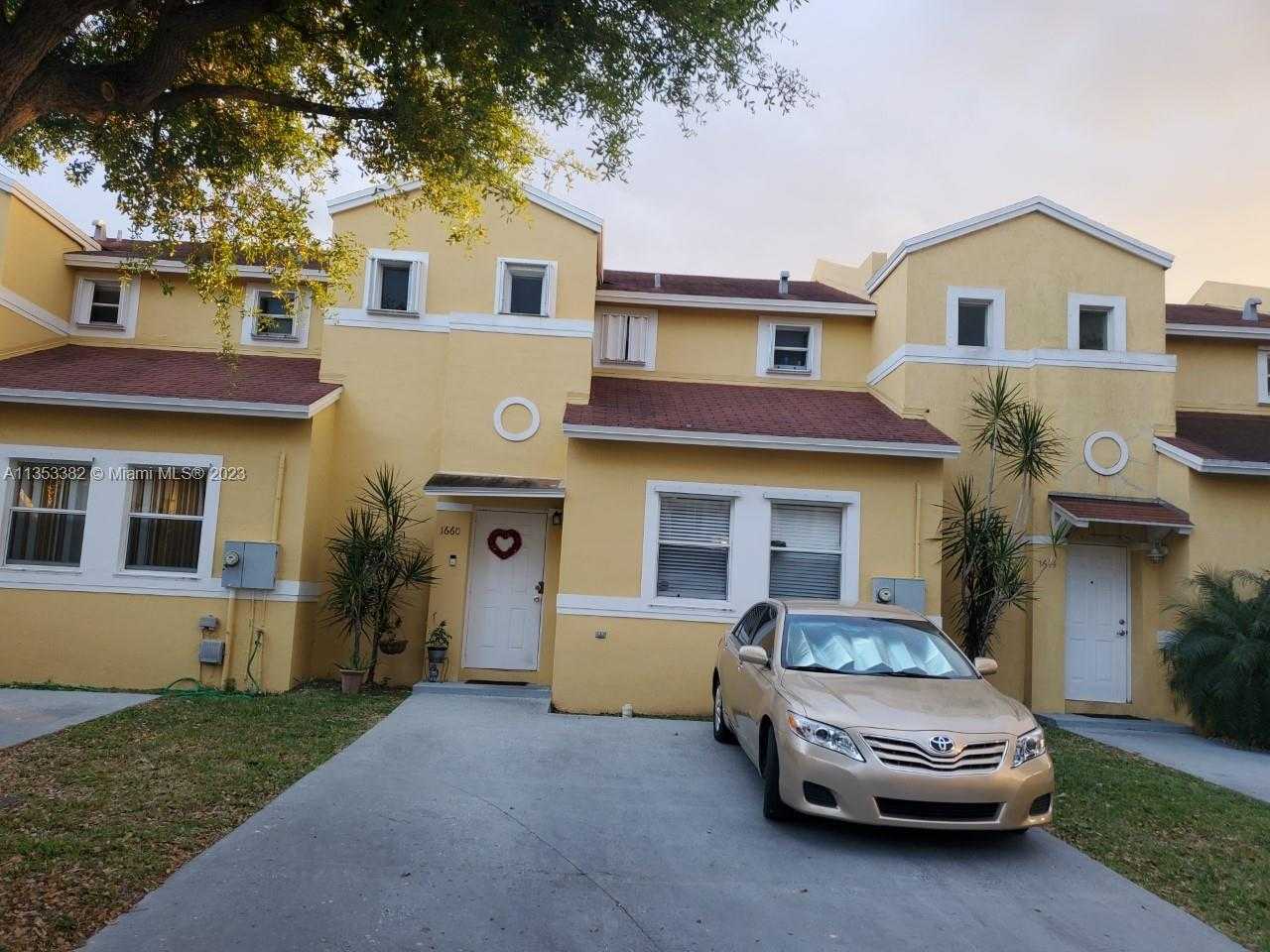 Rumah di Homestead, Florida 11621652