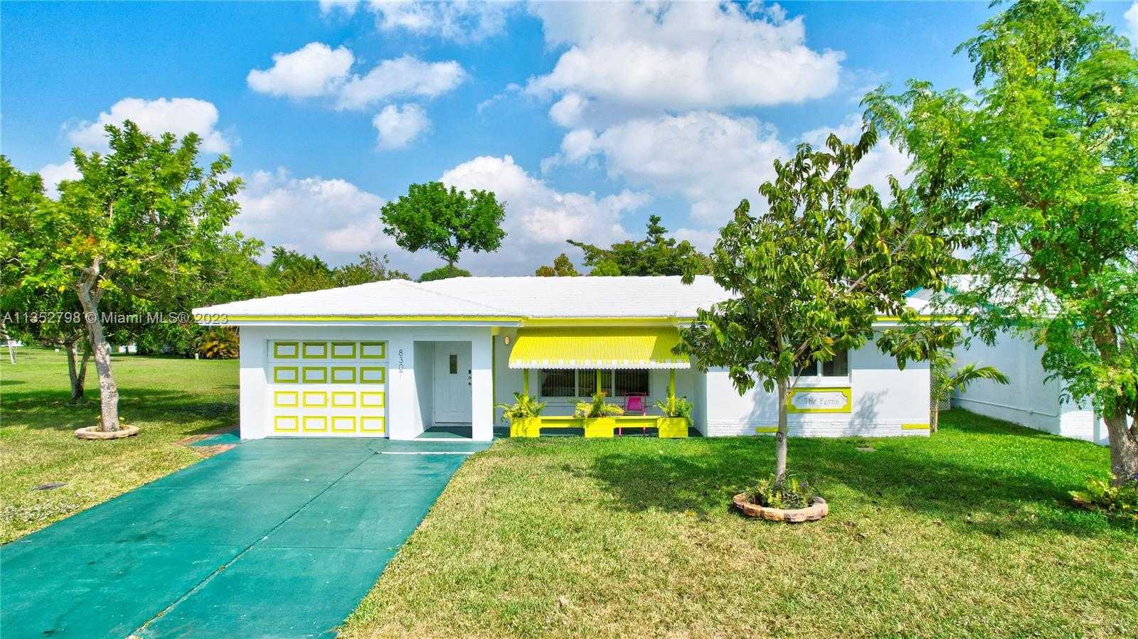 House in Tamarac, Florida 11621654