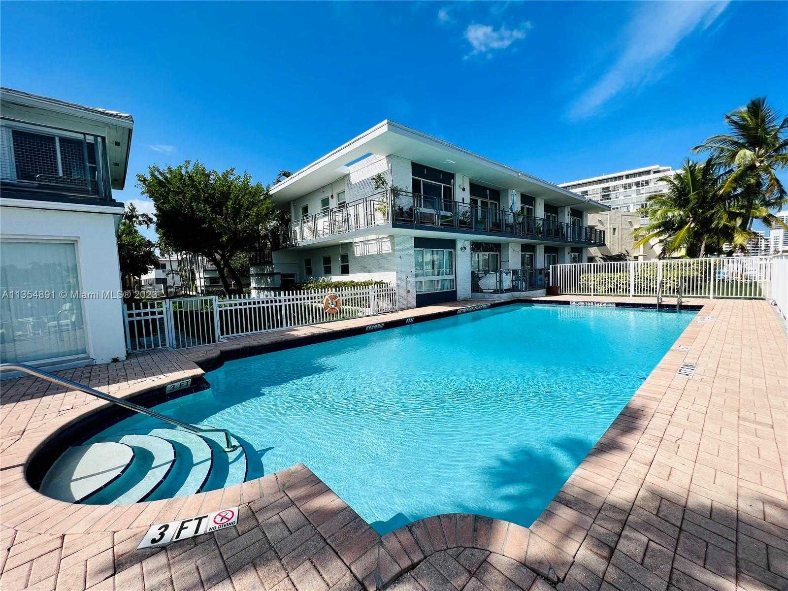 بيت في Miami Beach, Florida 11621655