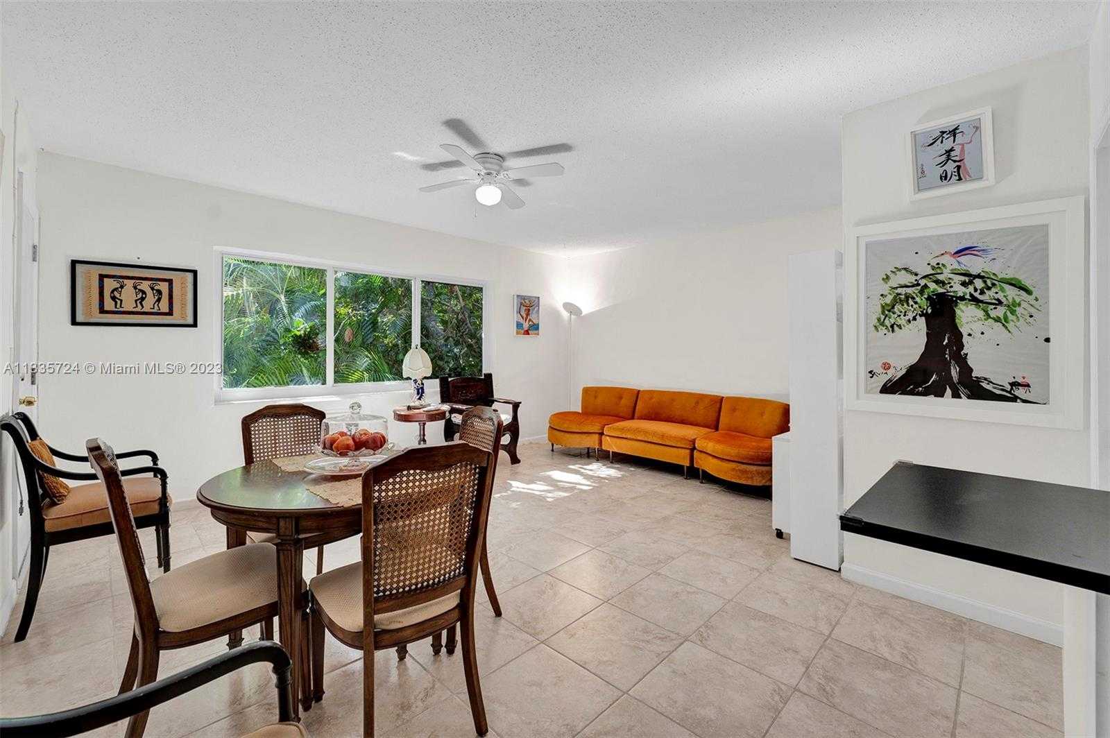 公寓 在 Bay Harbor Islands, Florida 11621657
