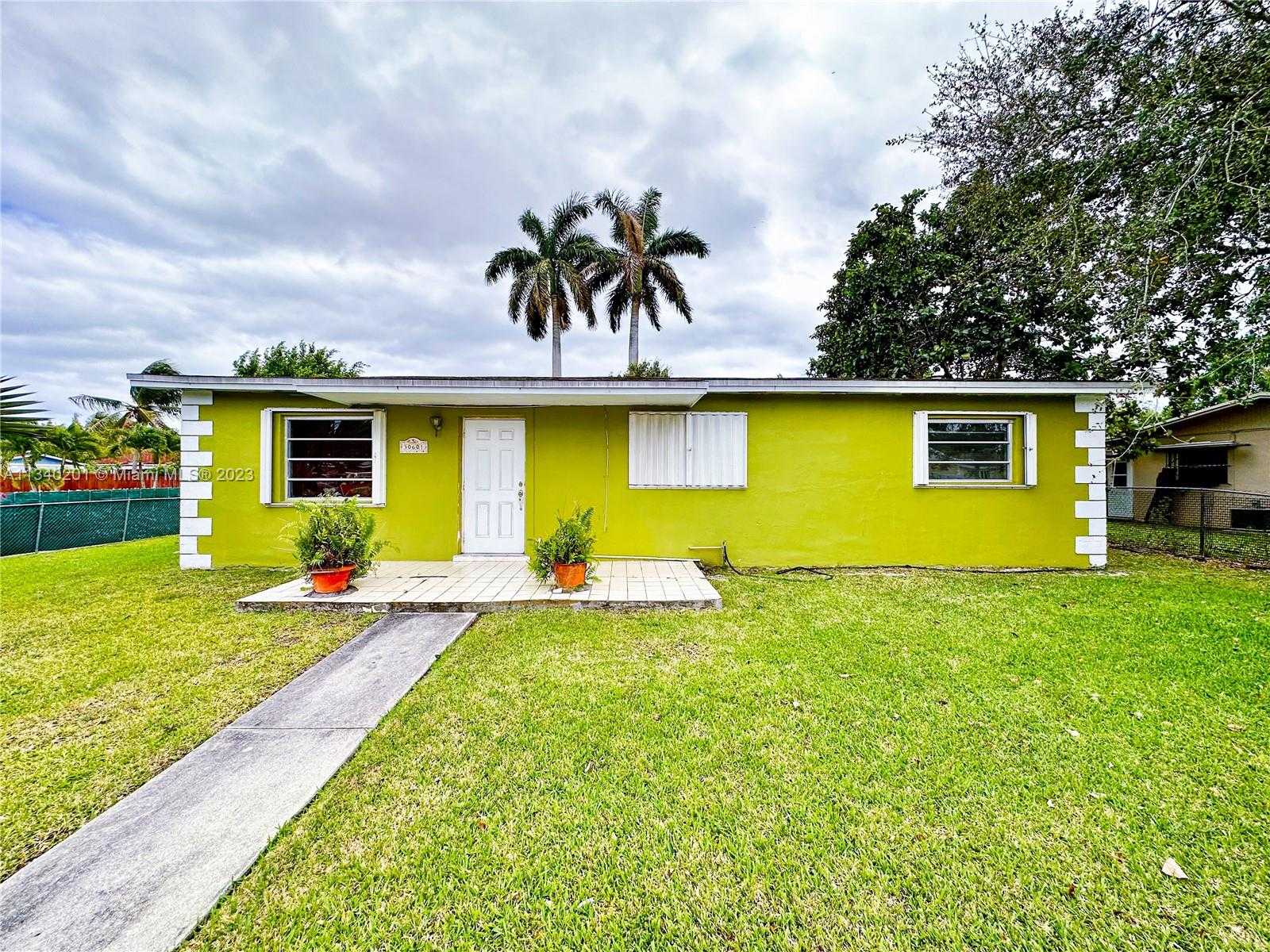 House in Leisure City, Florida 11621665