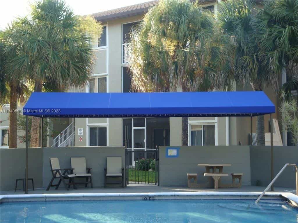 Квартира в Coral Springs, Florida 11621666
