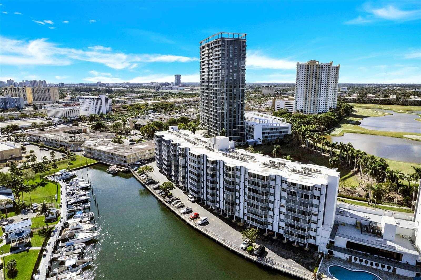 Condominium dans Hallandale Beach, Florida 11621675
