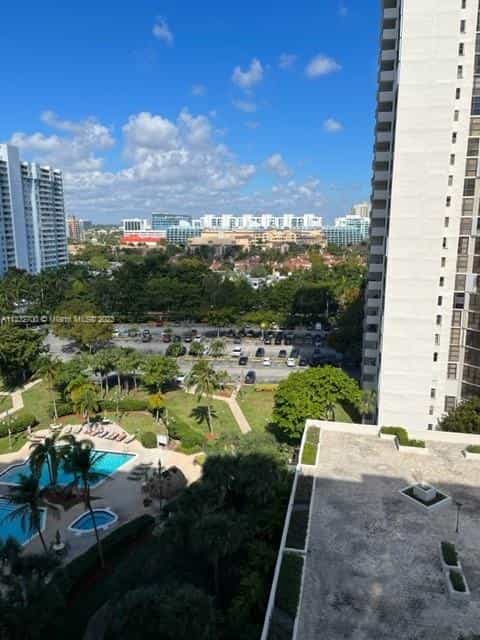 Condominium in Aventura, Florida 11621677
