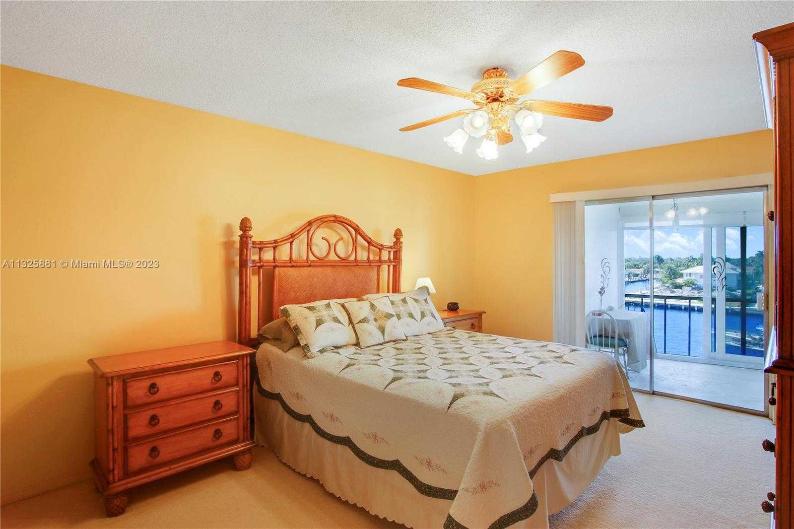公寓 在 Pompano Beach, Florida 11621679