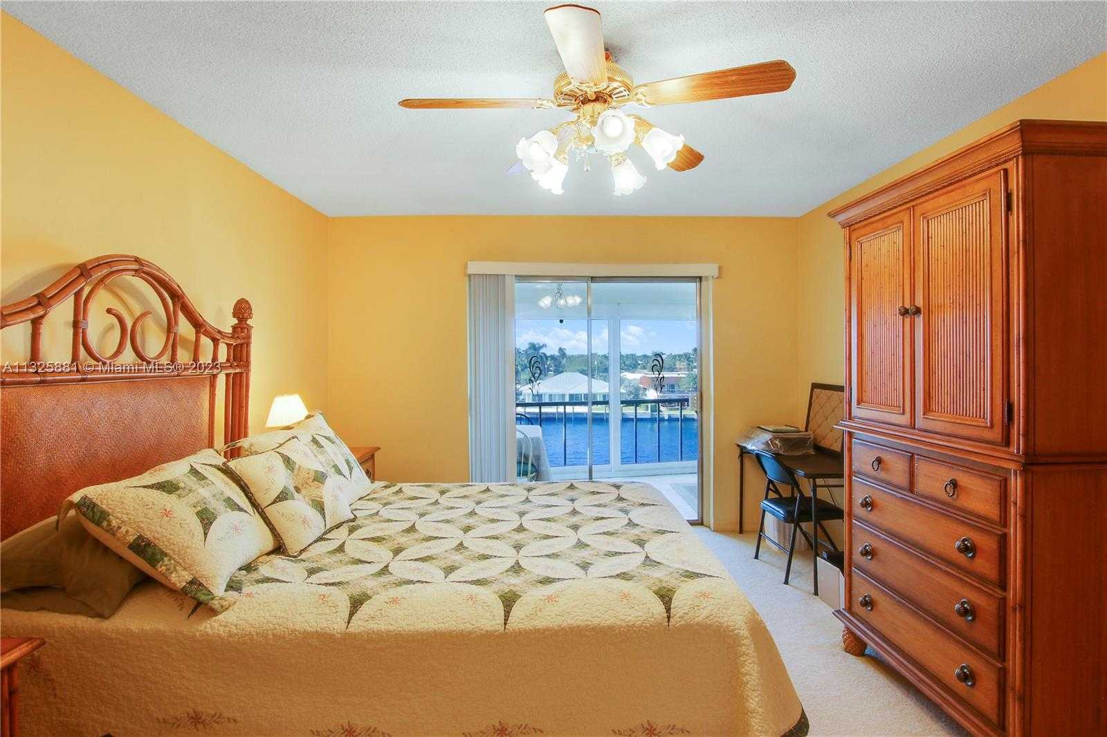 公寓 在 Pompano Beach, Florida 11621679