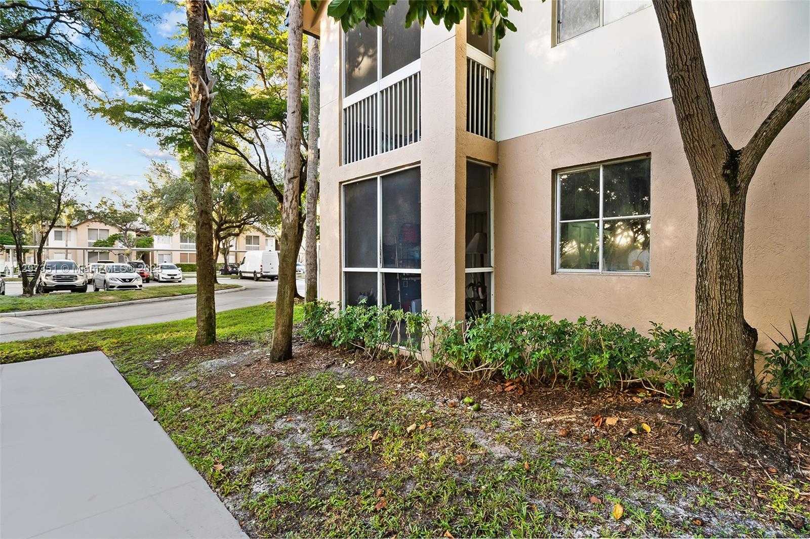 Condominium dans Coral Springs, Florida 11621684