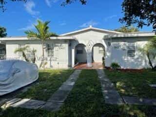 房子 在 達尼亞海灘, 佛羅里達 11621687
