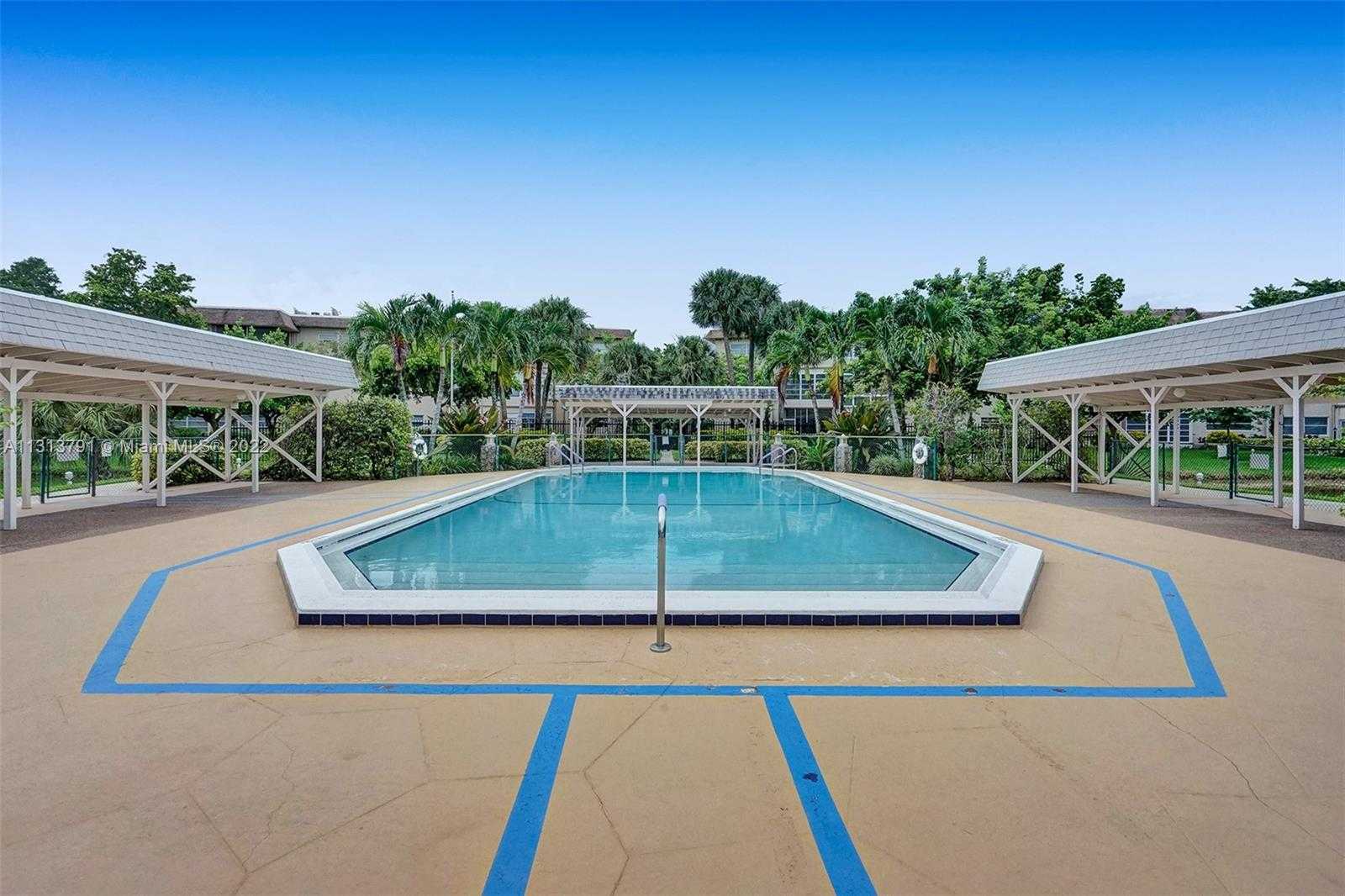 Condominium dans Lauderdale Lakes, Florida 11621691