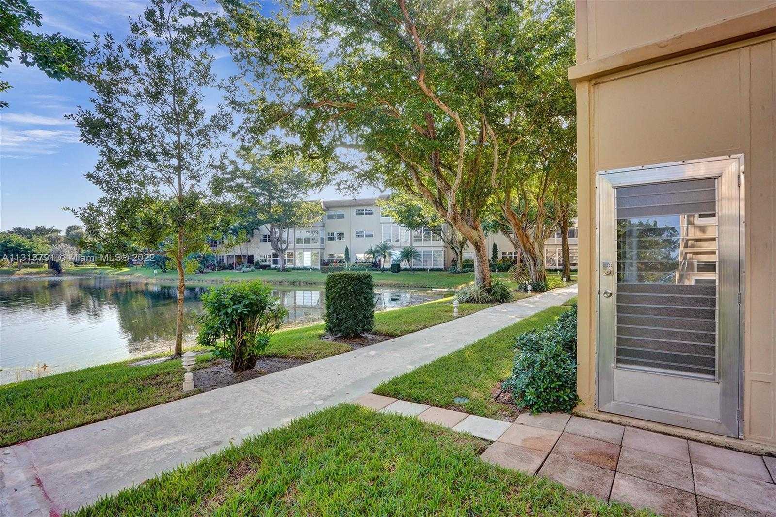 Condominium dans Lauderdale Lakes, Florida 11621691
