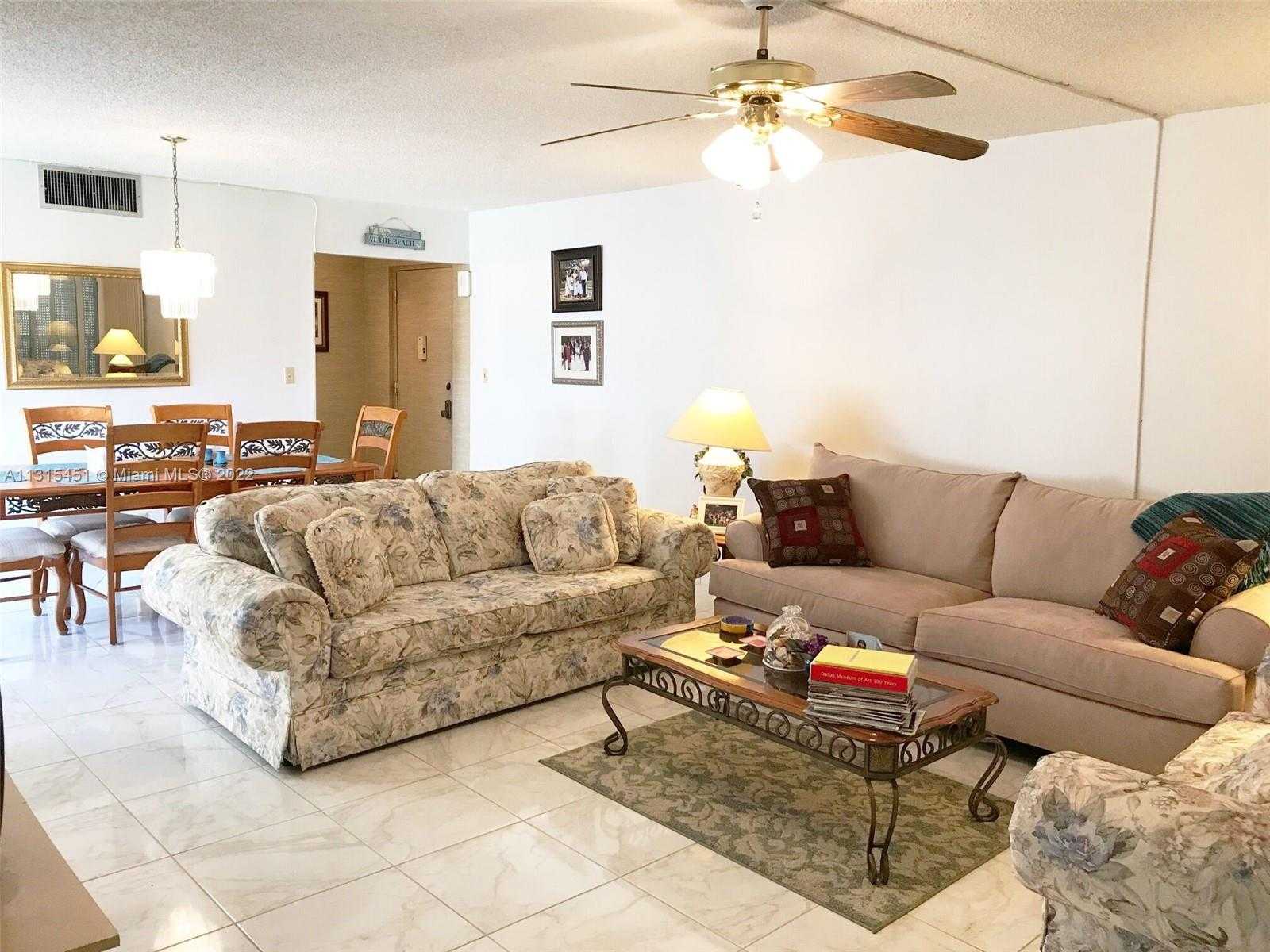 Condominium in Lauderhill, Florida 11621692