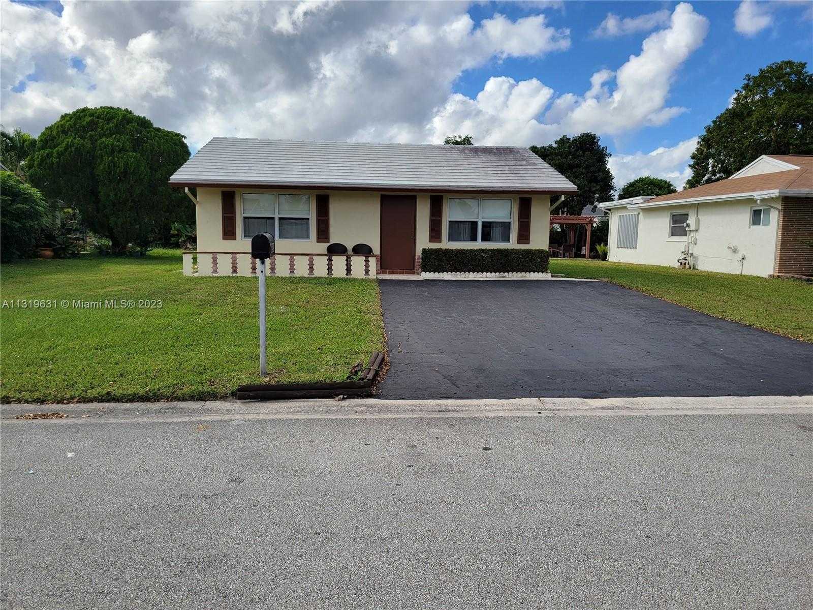 House in Tamarac, Florida 11621696