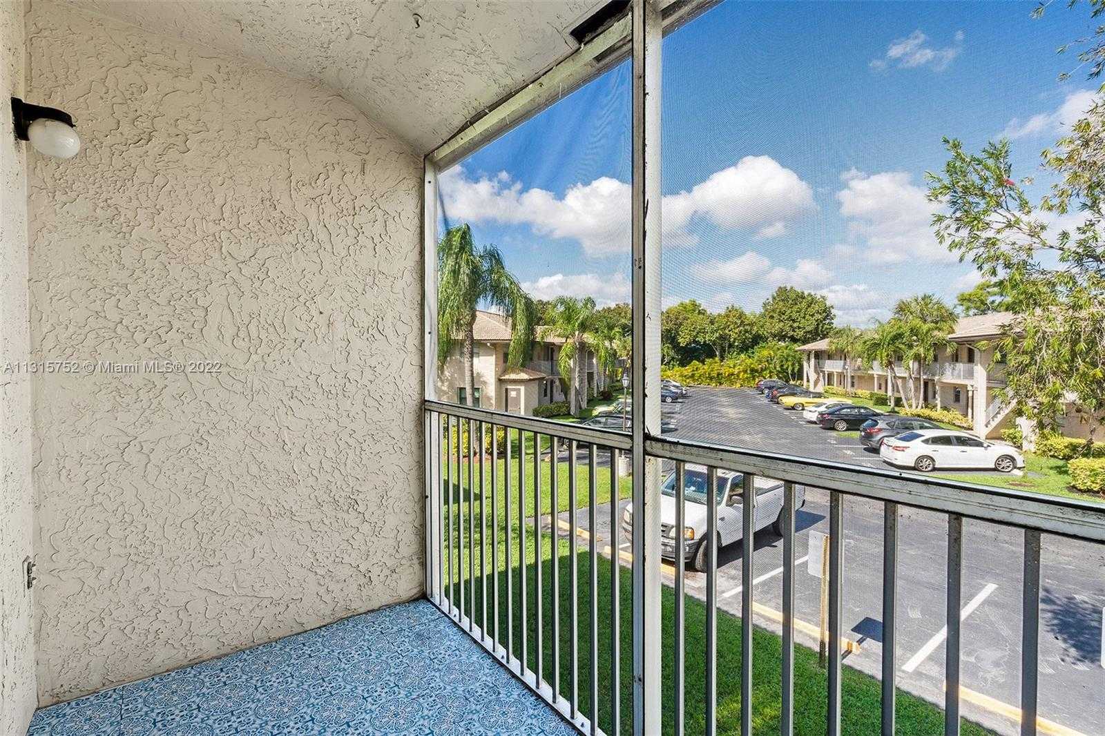 Condominium in Margate, Florida 11621721